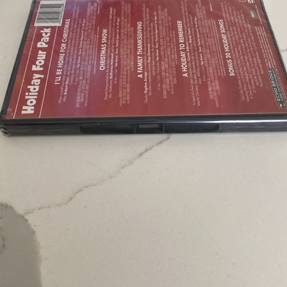 New Holiday 4-Film DVD Collector's Set - Picture 6 of 6